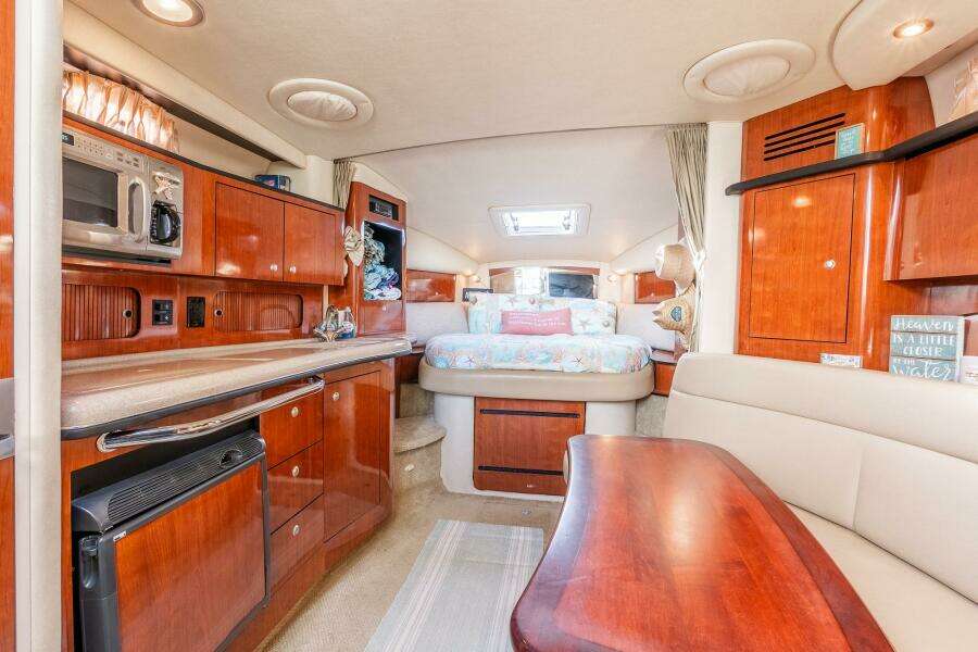 32ft Sea Ray Yacht For Sale