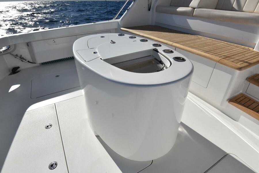 80' 2019 Viking 80 Skybridge