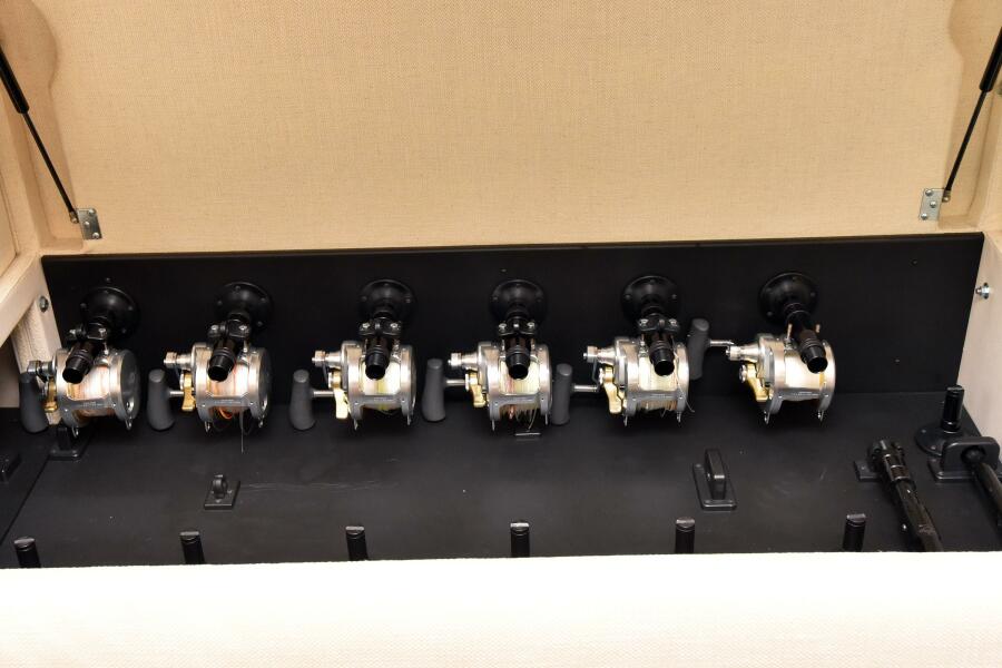 80' 2019 Viking 80 Skybridge