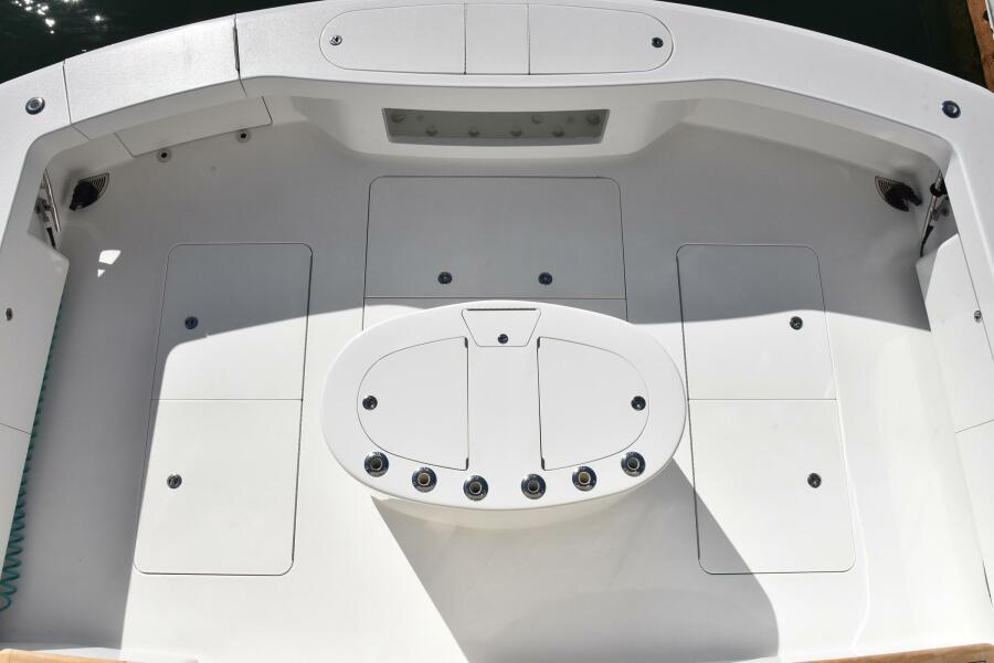 80' 2019 Viking 80 Skybridge