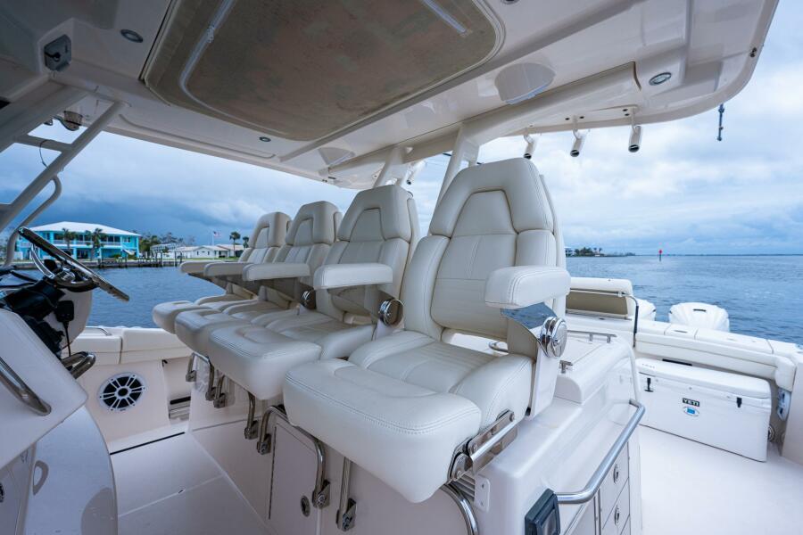 45' 2020 Grady-White Canyon 456