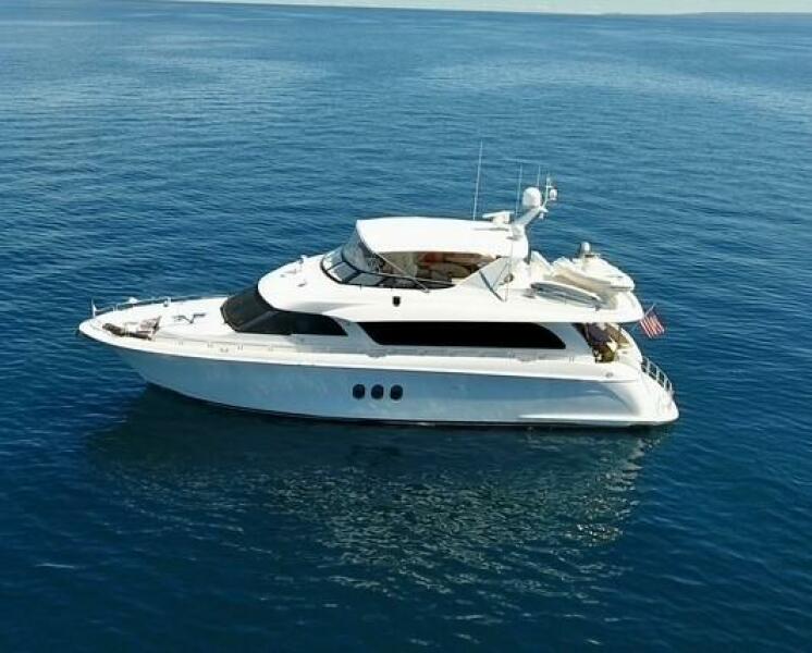 72' 2009 Hatteras 72 Motor Yacht