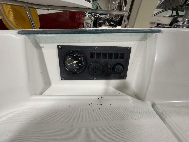 28' 1998 Beneteau 281