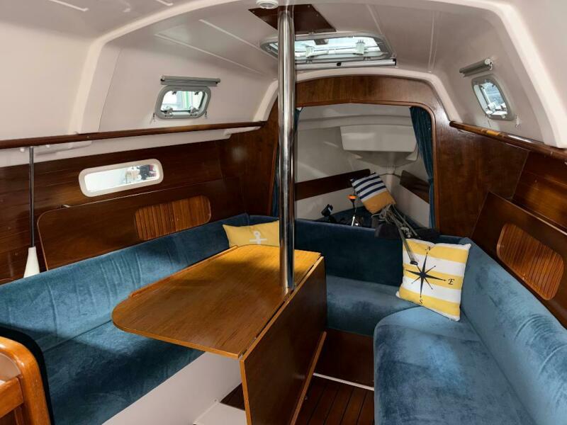 28' 1998 Beneteau 281