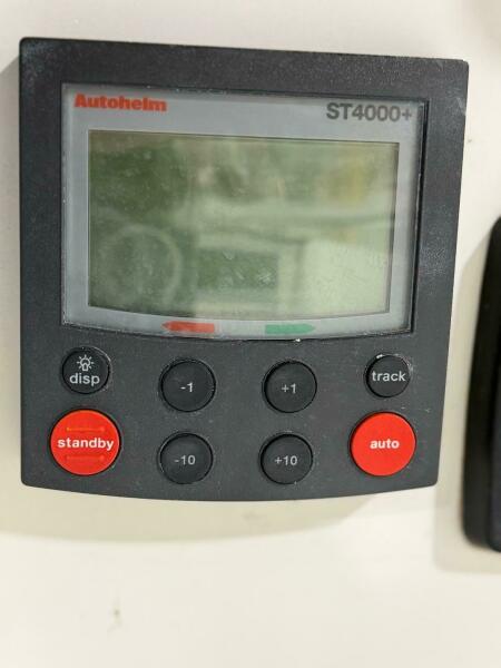 28' 1998 Beneteau 281