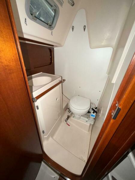 28' 1998 Beneteau 281