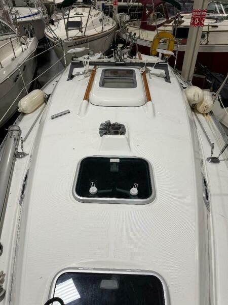 28' 1998 Beneteau 281