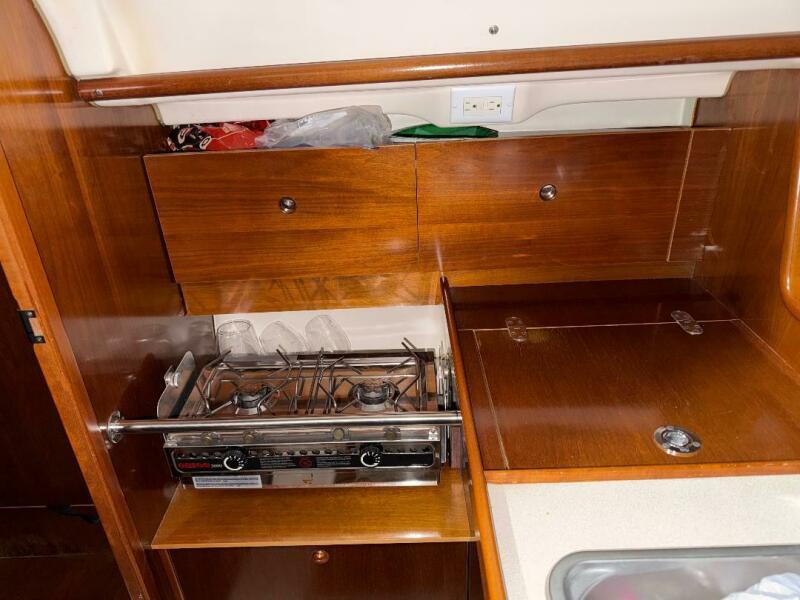 28' 1998 Beneteau 281