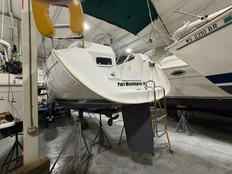 28' 1998 Beneteau 281
