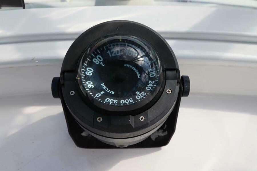 49' 2005 DeFever Cockpit Motor Yacht