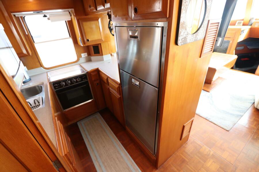 49' 2005 DeFever Cockpit Motor Yacht