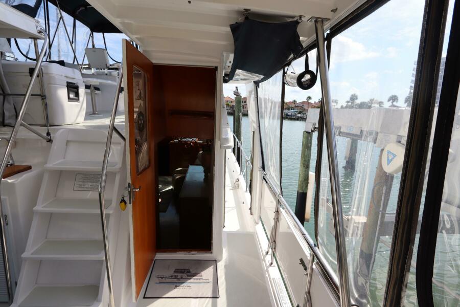 49' 2005 DeFever Cockpit Motor Yacht