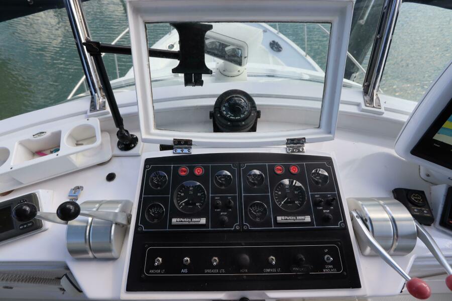49' 2005 DeFever Cockpit Motor Yacht
