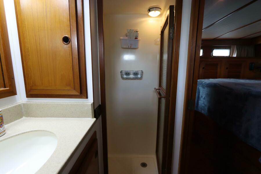 49' 2005 DeFever Cockpit Motor Yacht