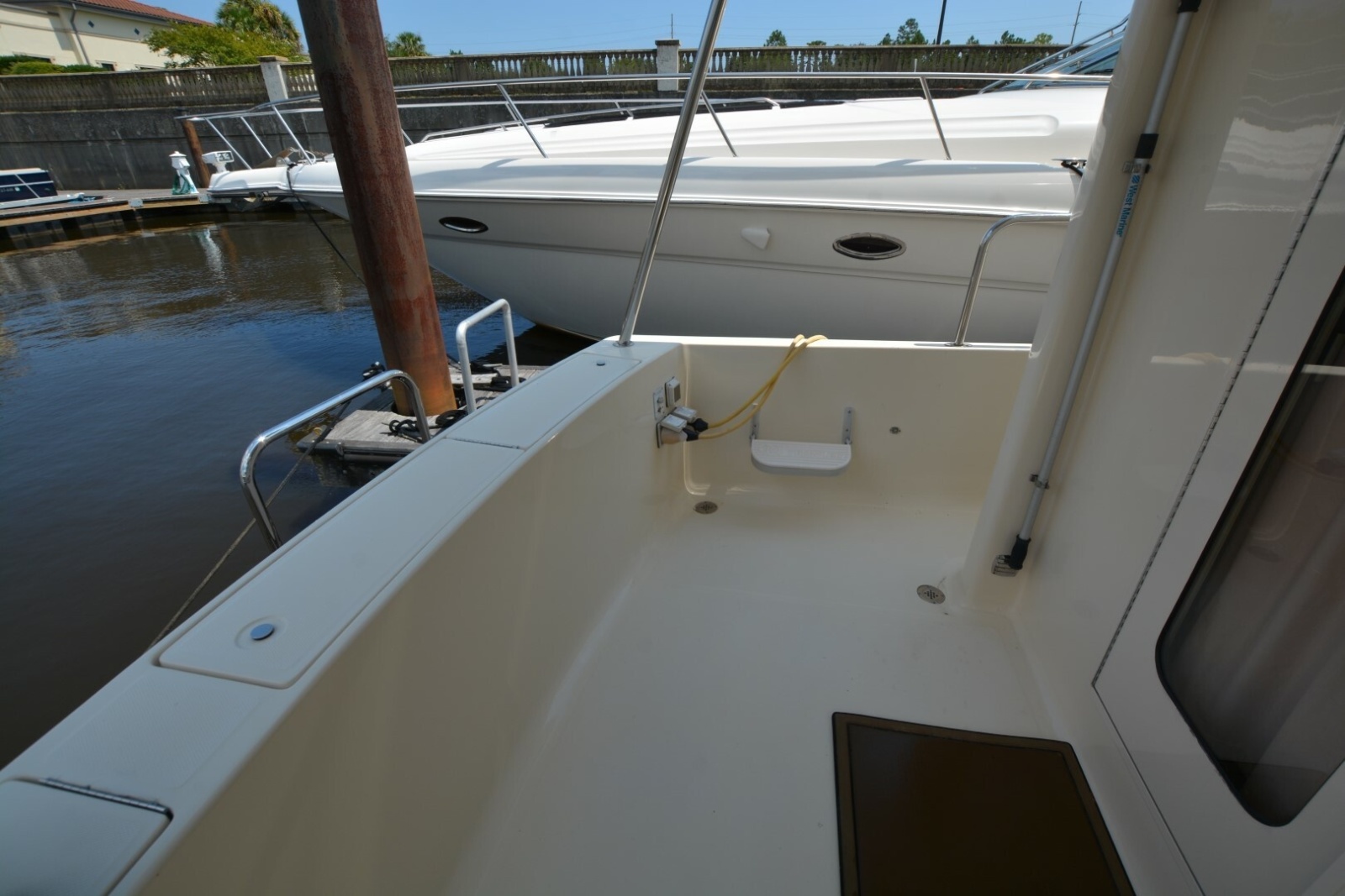2005 Mainship 34 Trawler