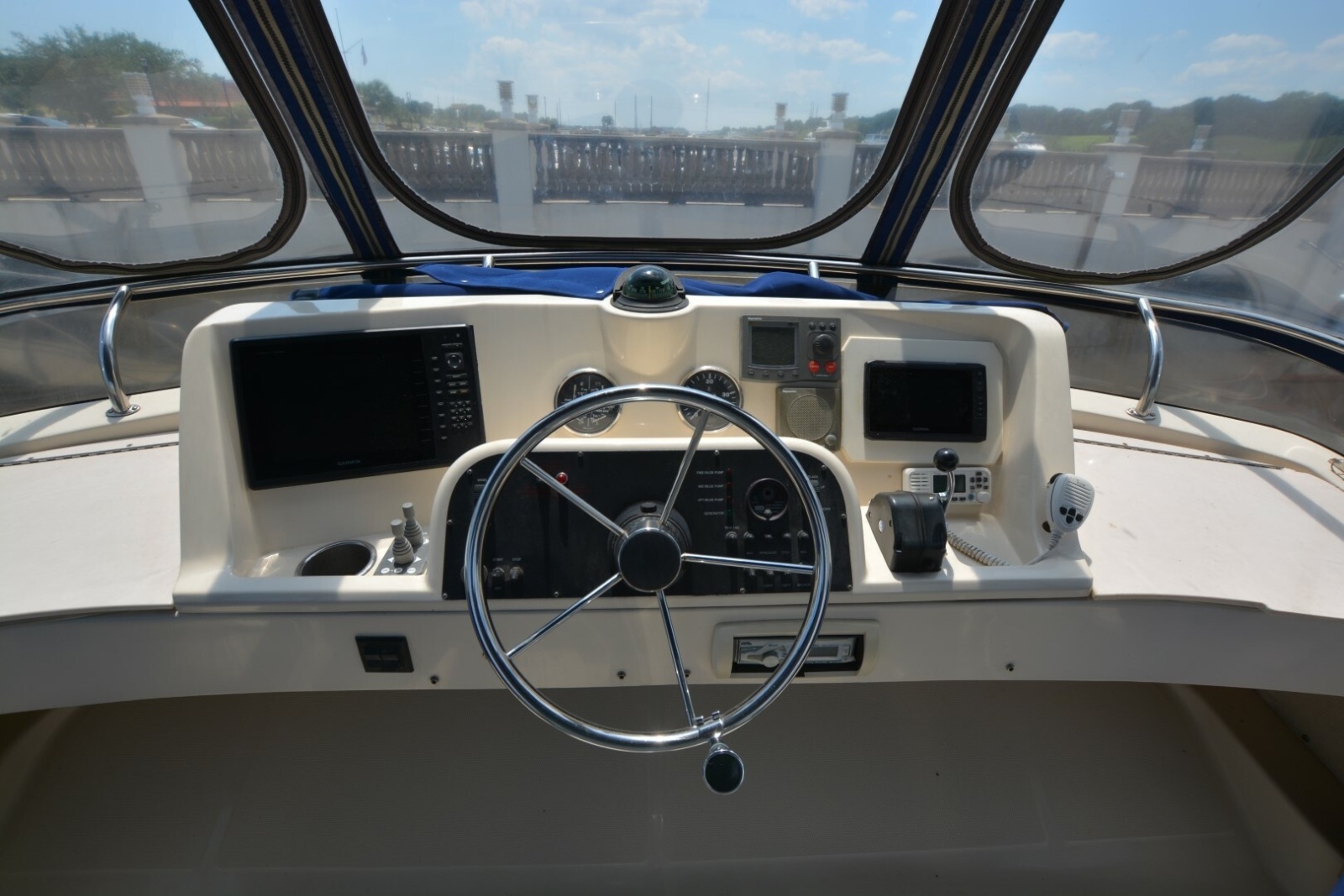 2005 Mainship 34 Trawler