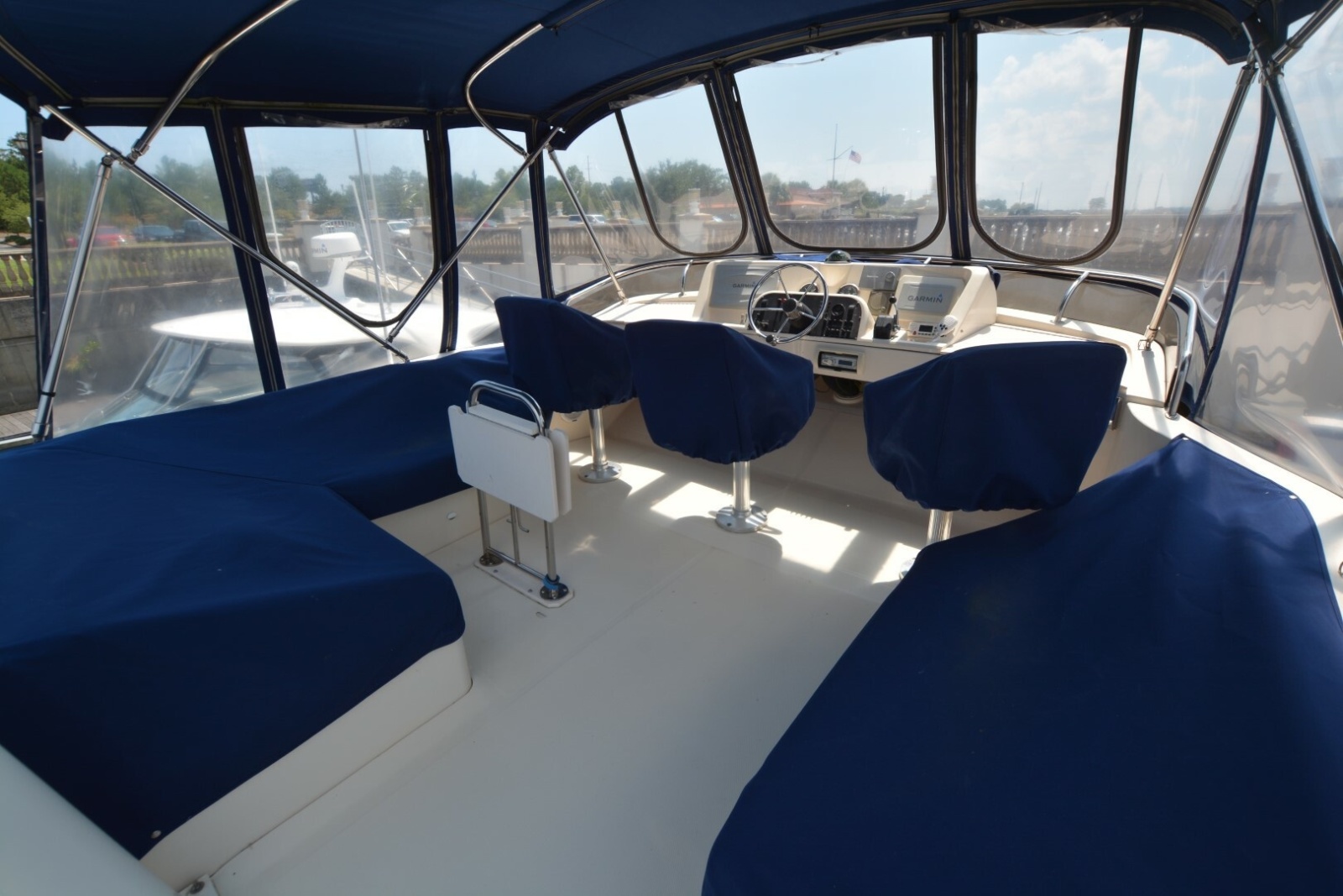 2005 Mainship 34 Trawler