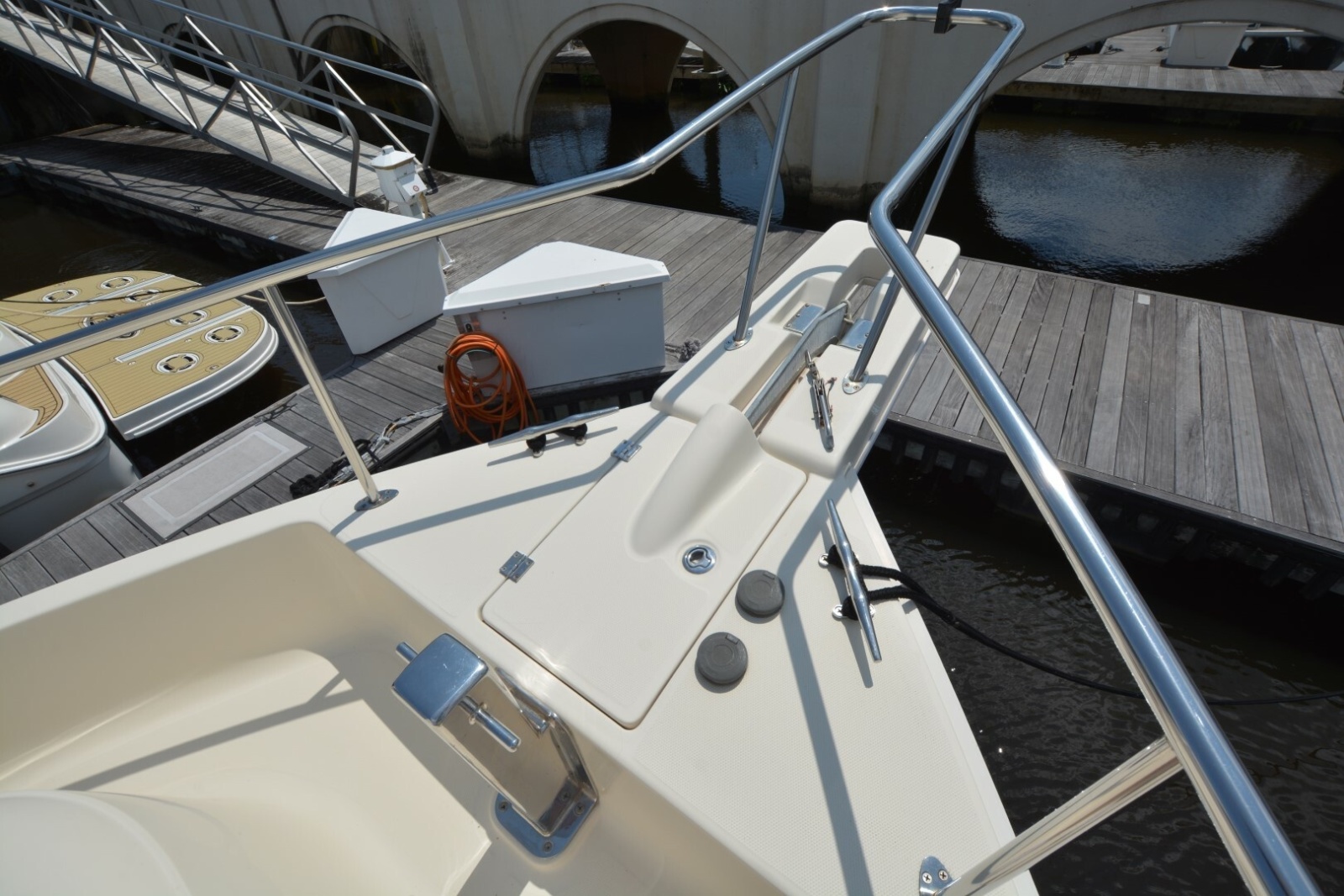 2005 Mainship 34 Trawler