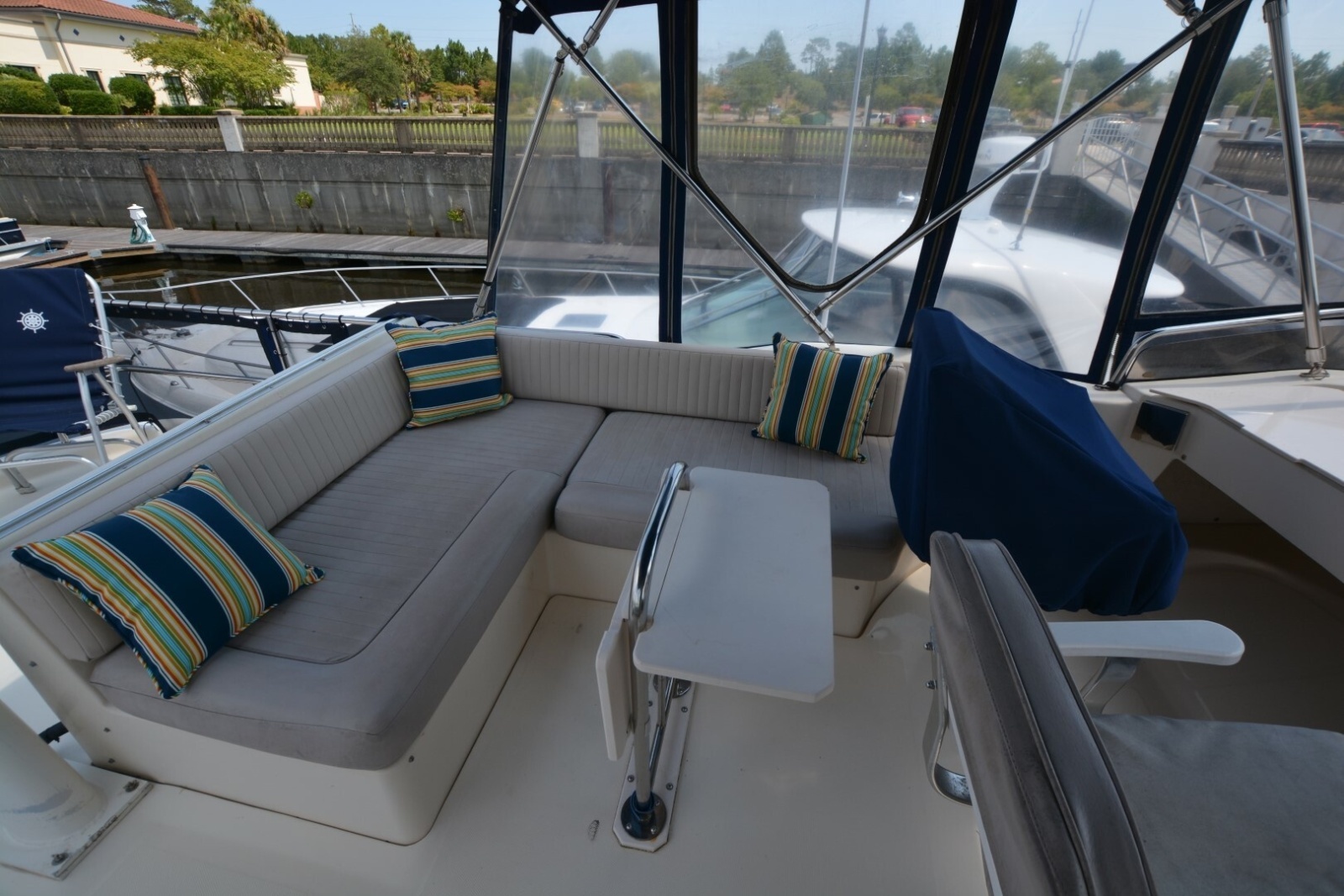 2005 Mainship 34 Trawler