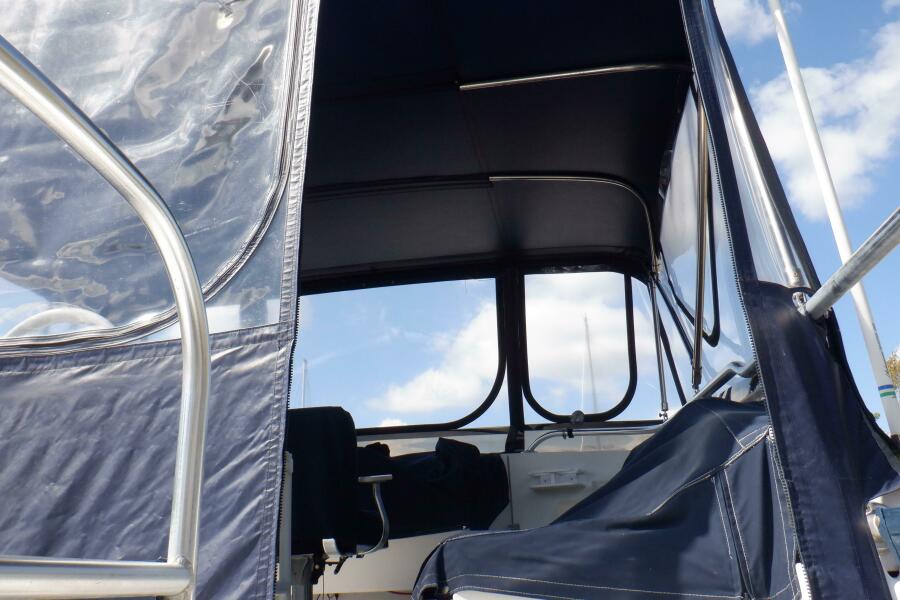 35' 1999 Mainship 350 Trawler