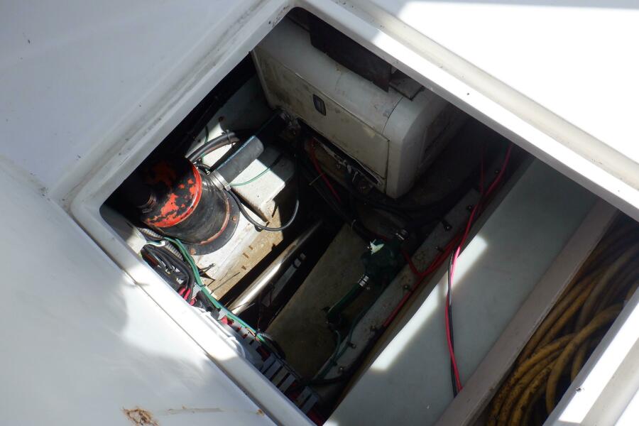 35' 1999 Mainship 350 Trawler