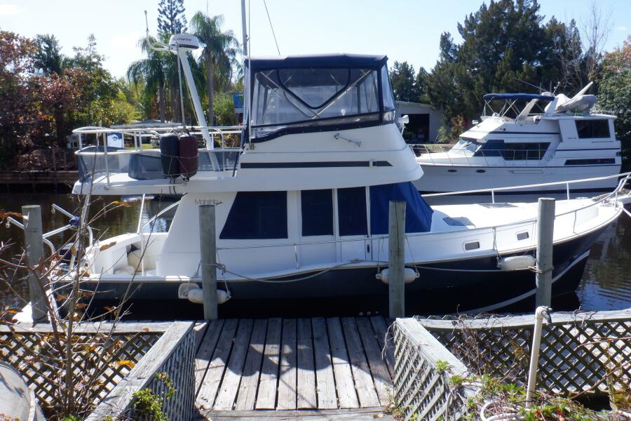 35' 1999 Mainship 350 Trawler