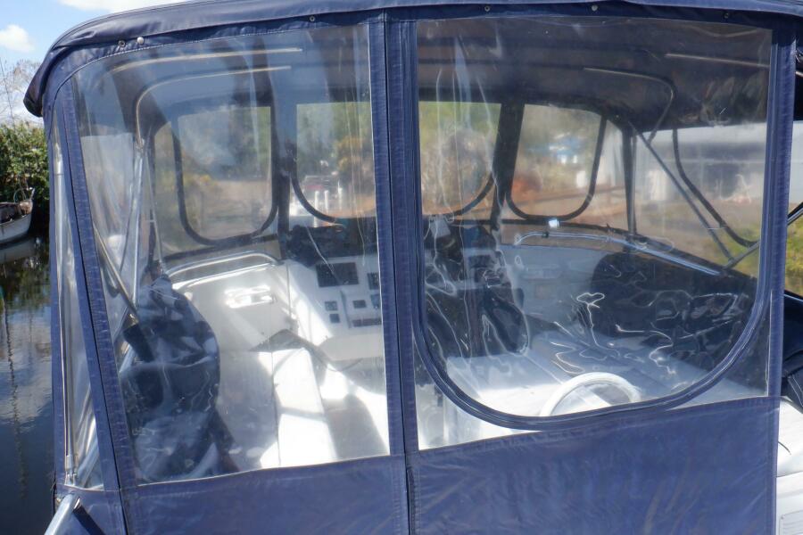 35' 1999 Mainship 350 Trawler