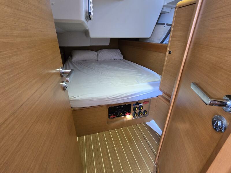 50' 2012 Jeanneau 509