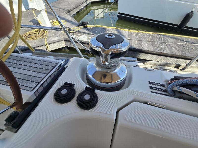 50' 2012 Jeanneau 509