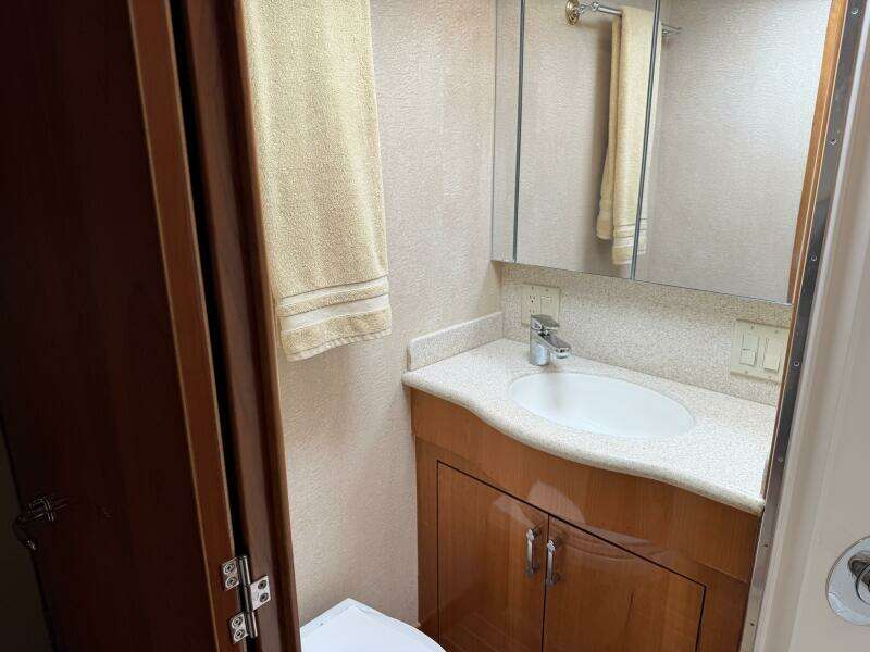 GLOMAR I 60ft Hatteras Yacht For Sale