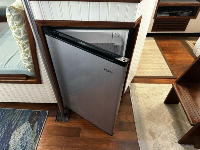 52' 1975 Morgan Out Island 51