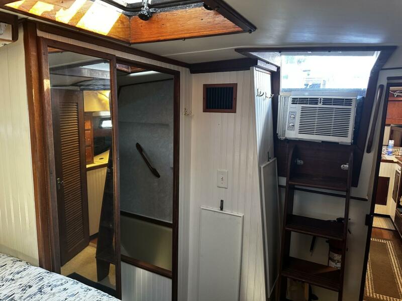 52' 1975 Morgan Out Island 51