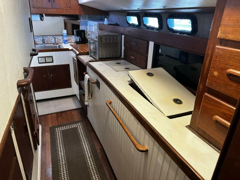 52' 1975 Morgan Out Island 51