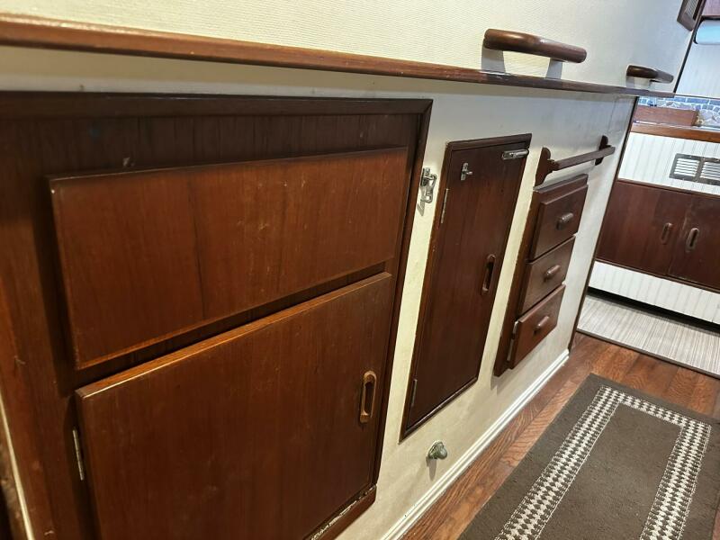 52' 1975 Morgan Out Island 51