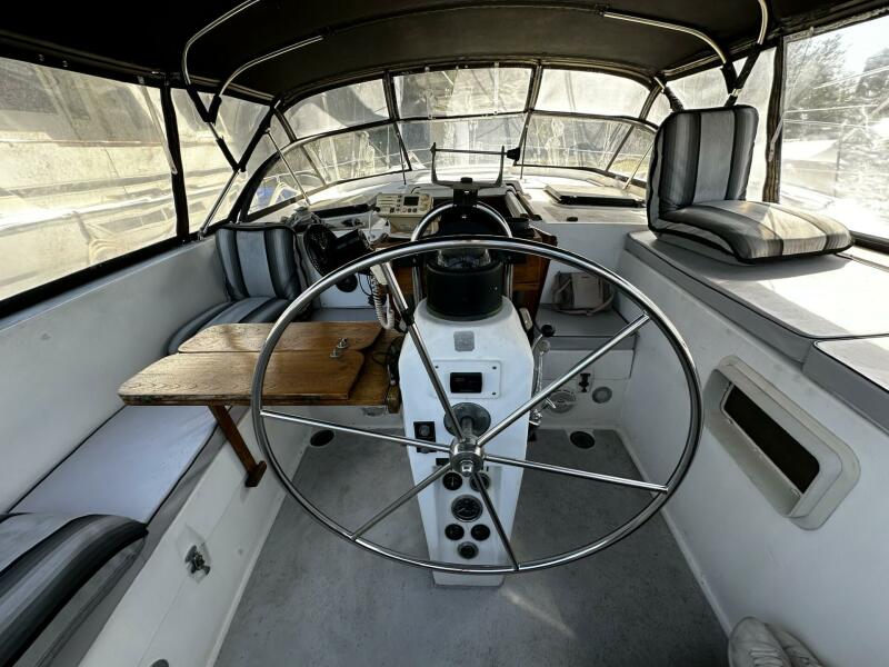 52' 1975 Morgan Out Island 51