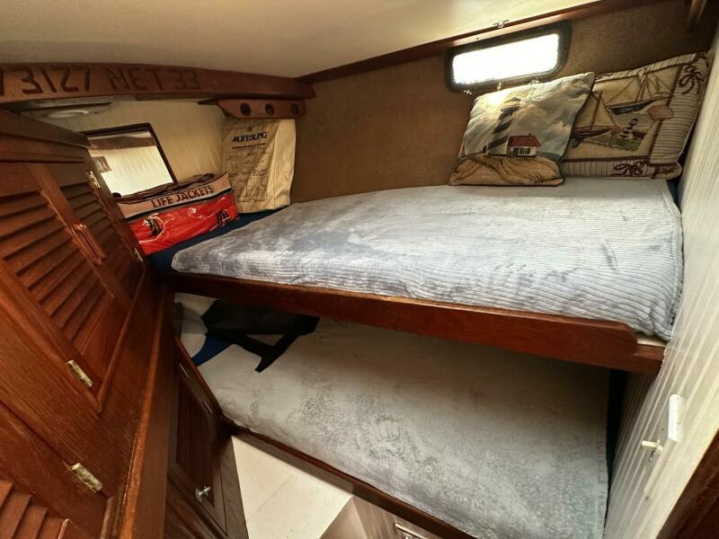 52' 1975 Morgan Out Island 51