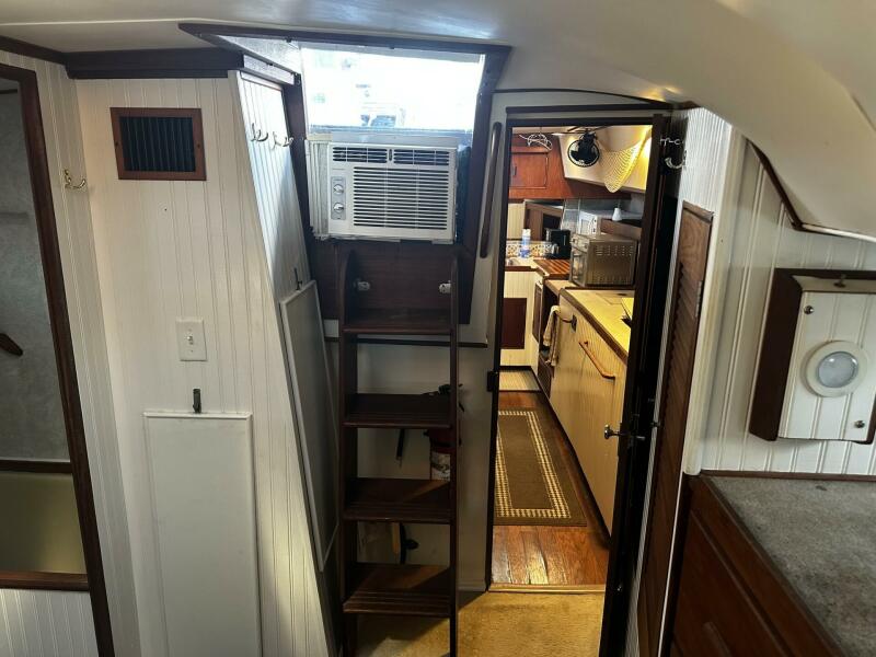 52' 1975 Morgan Out Island 51