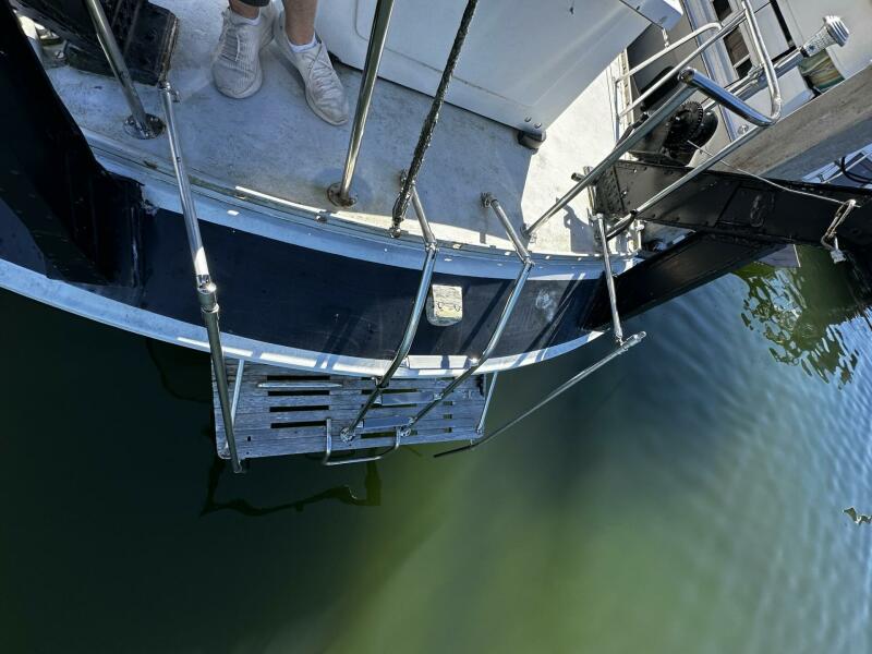 52' 1975 Morgan Out Island 51