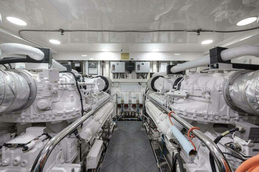 LIVE MAS 85ft Ocean Alexander Yacht For Sale