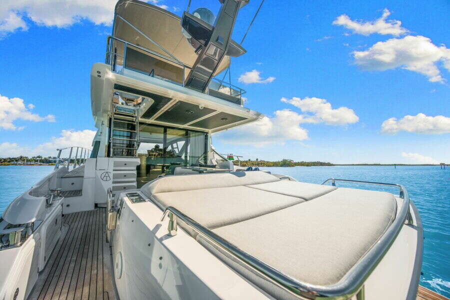 59ft Azimut Yacht For Sale