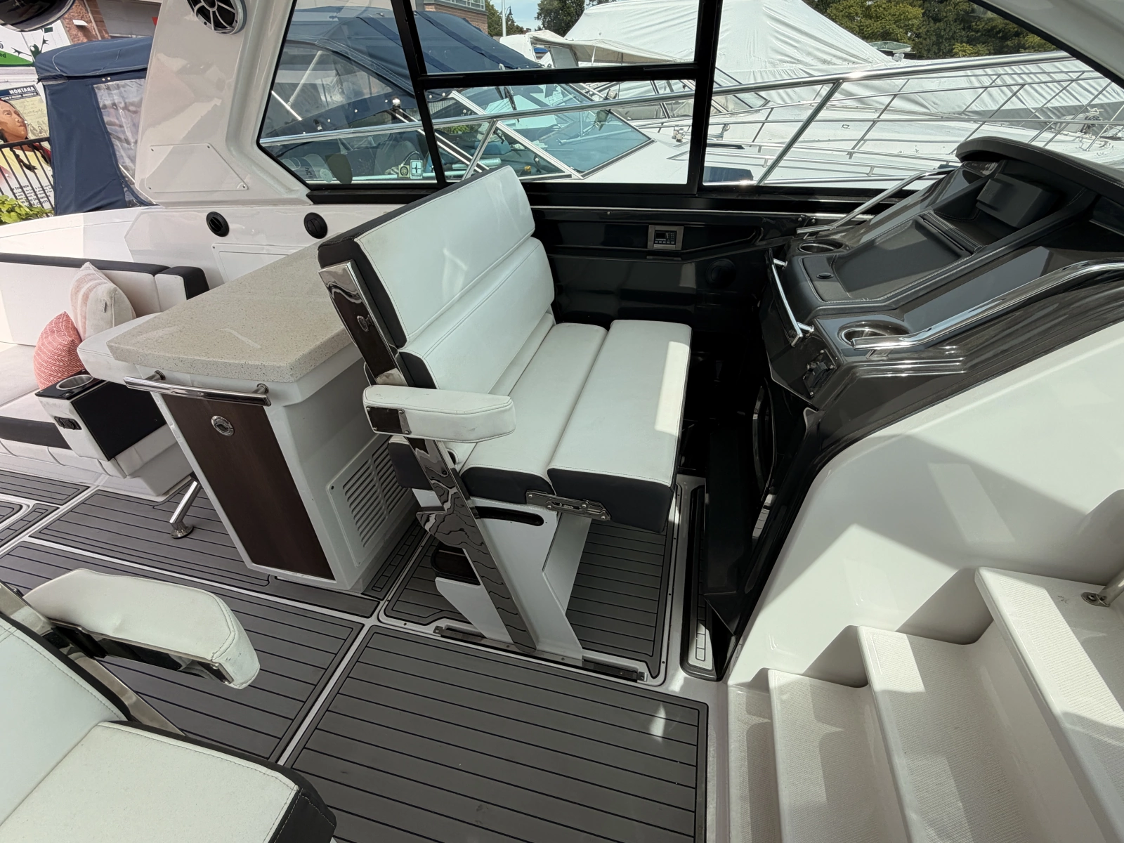 2018 Monterey 36 Sport Coupe