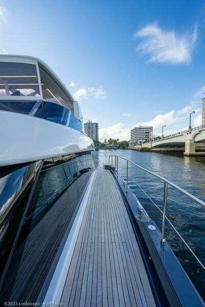 Sunreef 60 NERO- Companionway