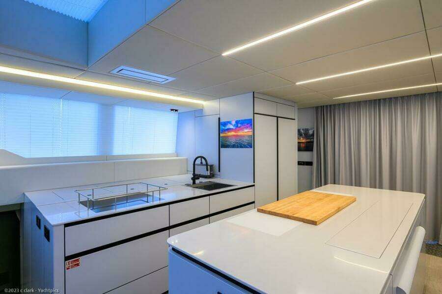 Sunreef 60 NERO- Galley