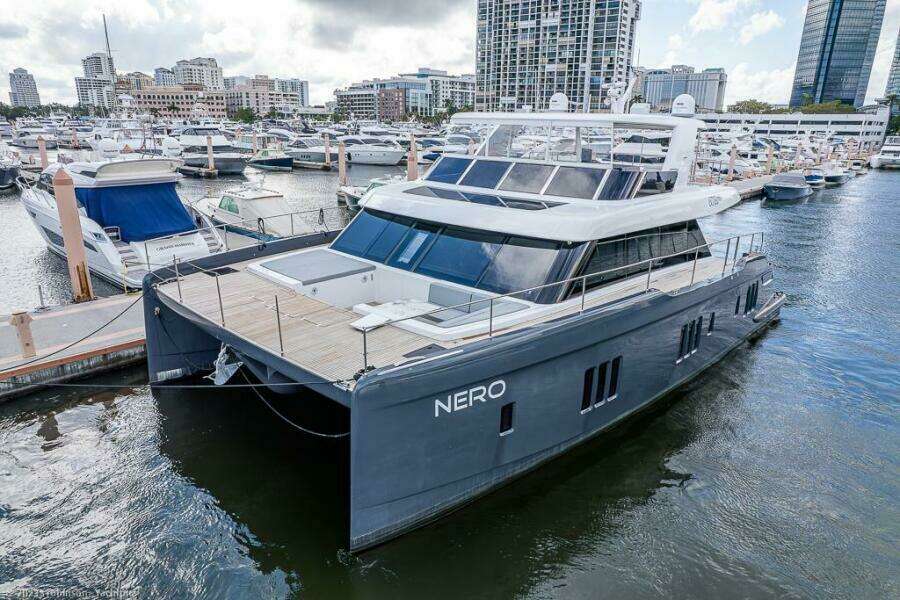 Sunreef 60 NERO- Profile