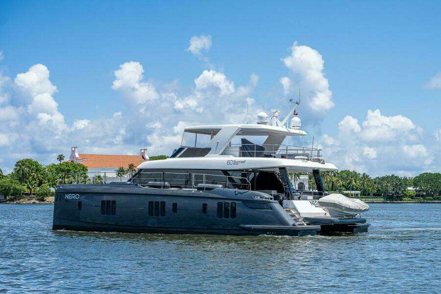 Sunreef 60 NERO- Profile