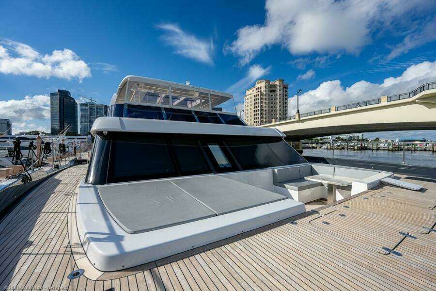 Sunreef 60 NERO- Bow 