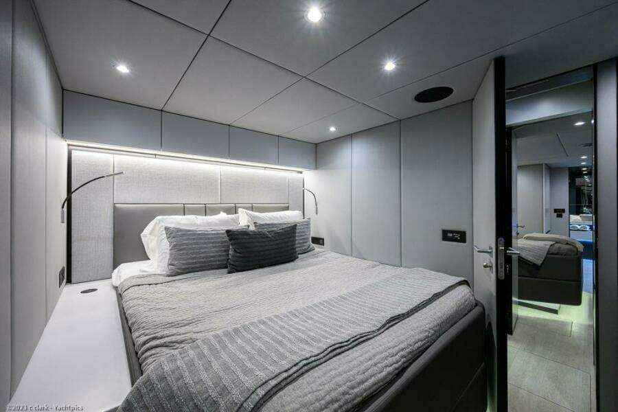 Sunreef 60 NERO- Forward Port Guest Cabin