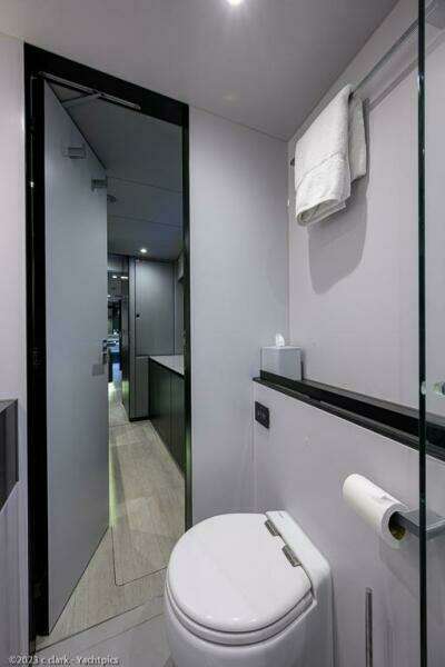 Sunreef 60 NERO- Head