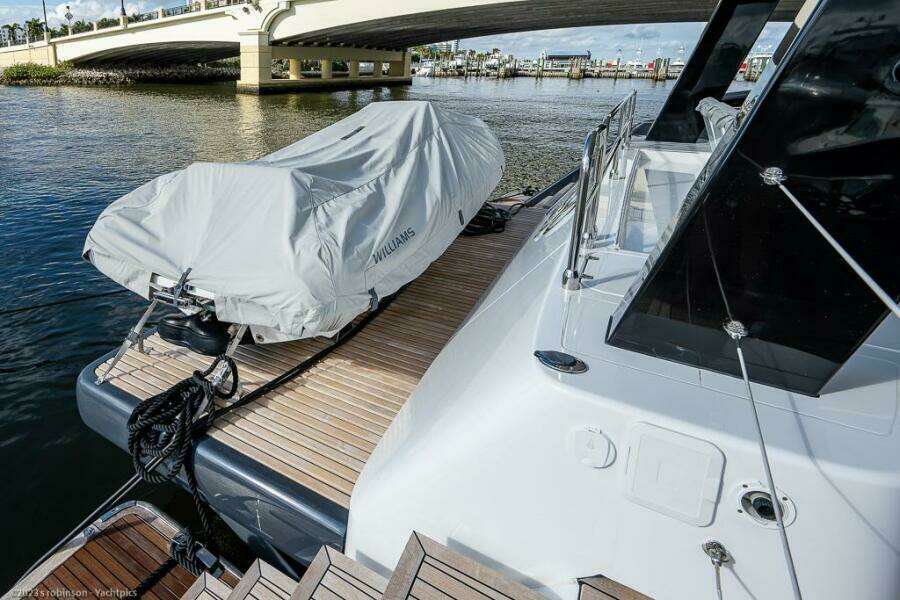 Sunreef 60 NERO- Tender