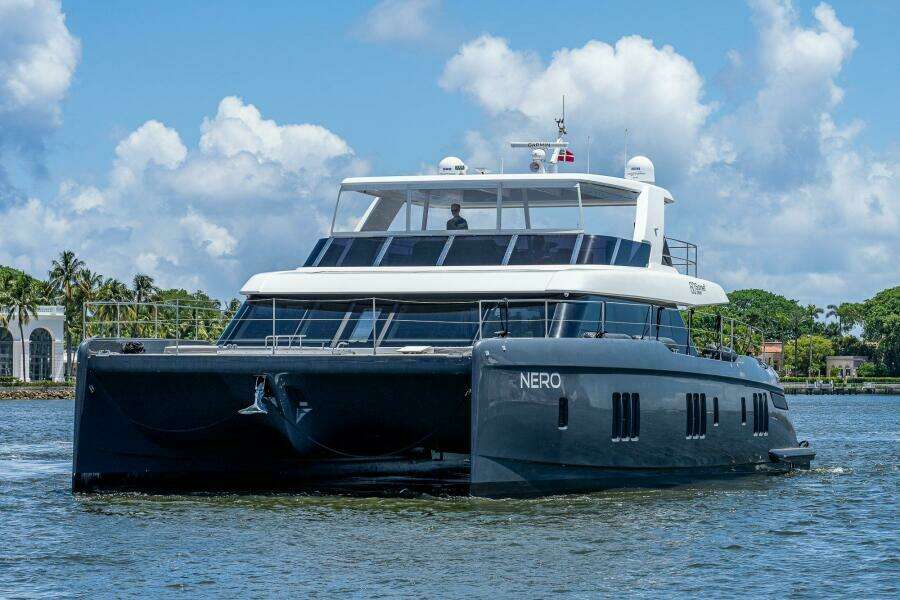 Sunreef 60 NERO- Profile
